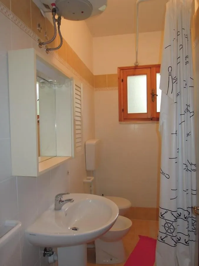 Nice Flat For 6 Guests With Private Garden Bibione Italien