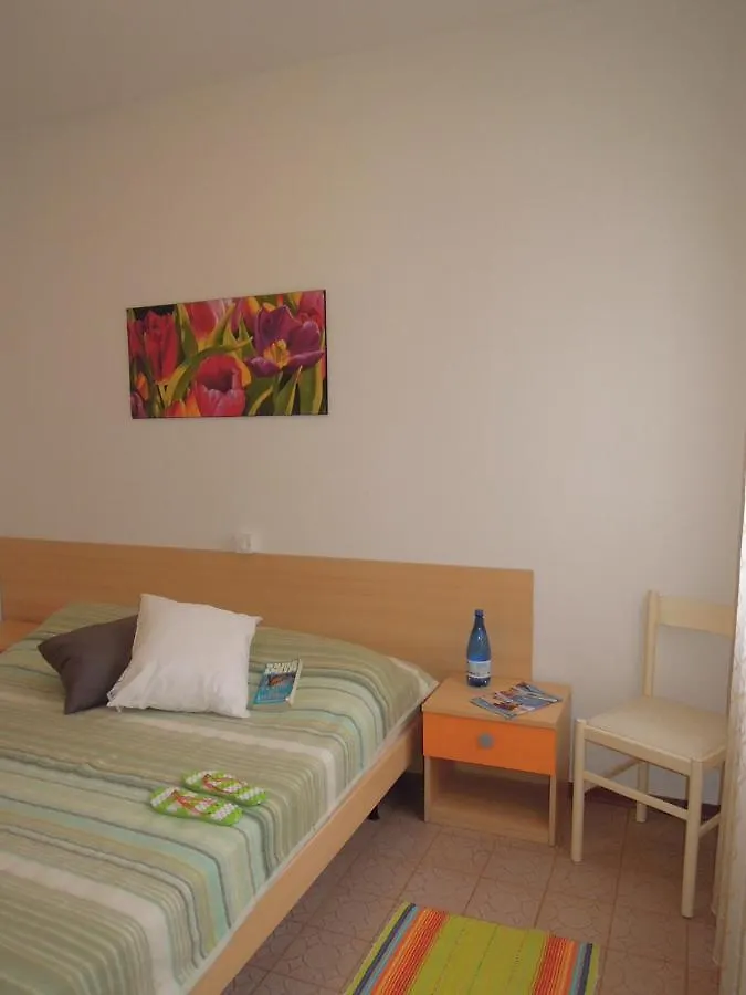 Nice Flat For 6 Guests With Private Garden Bibione 0*,